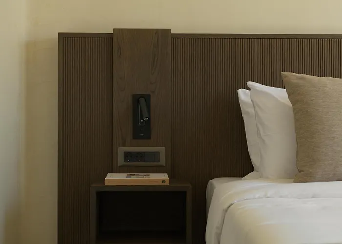 Отель The Key Микри-Вигла